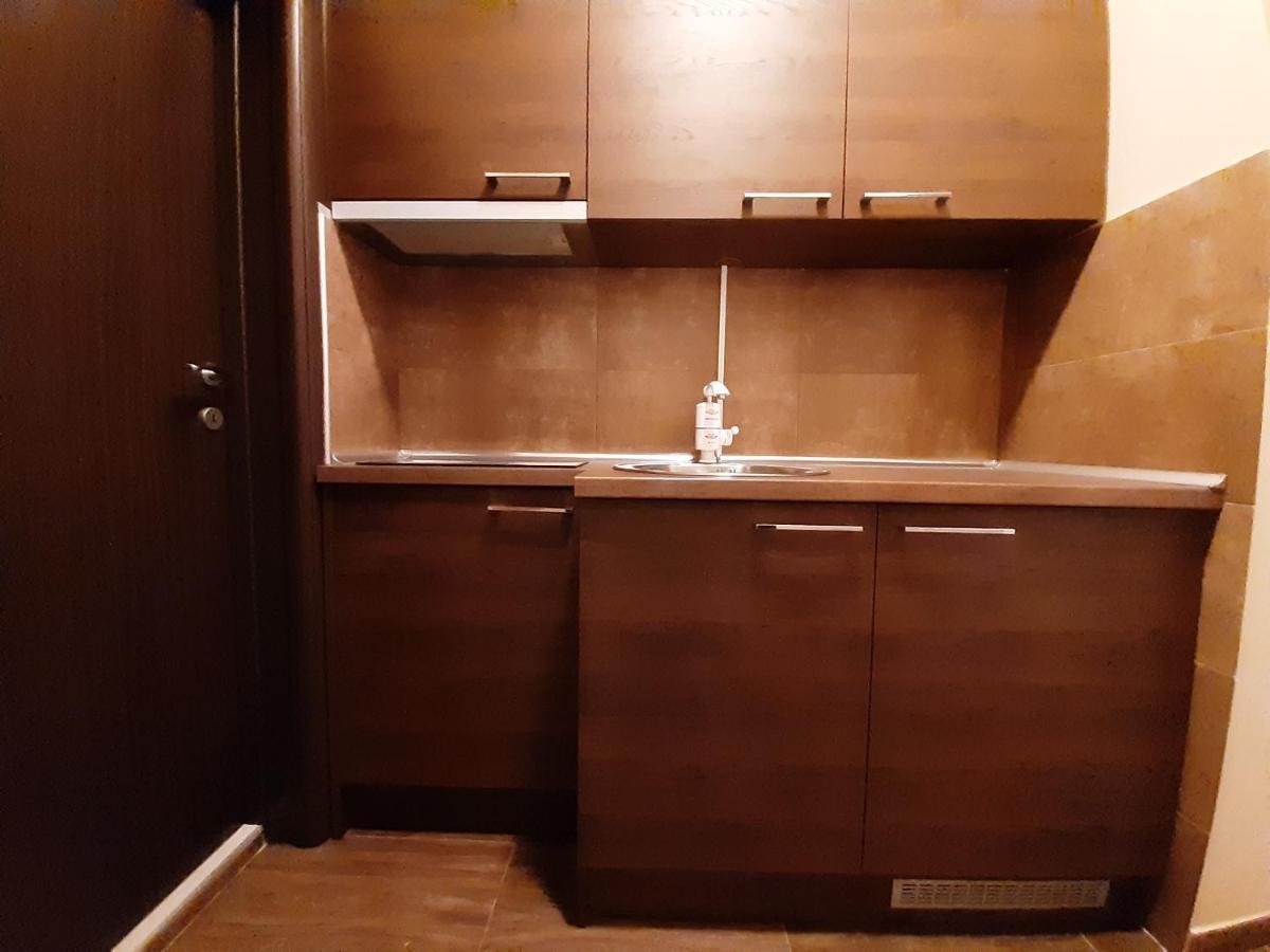 Stan Na Dan Apartman D Lux Jacuzzi Kragujevac Kültér fotó